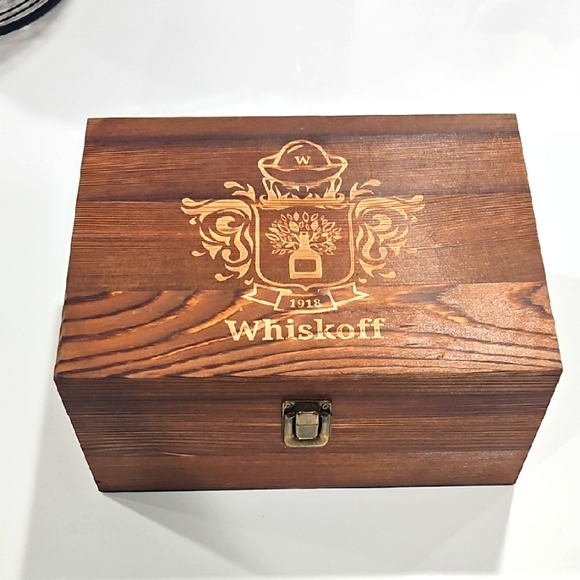 Whiskoff Wooden Box  Wiskey Set - Picture 1 of 4